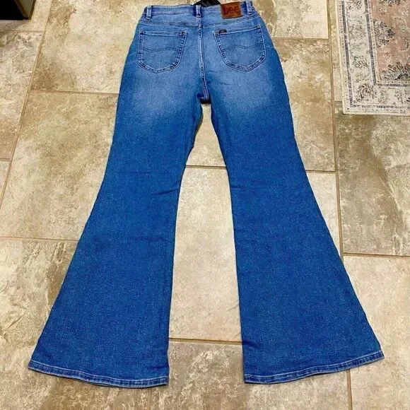 Lee Vintage Modern High Rise Flare Jeans 29x33 NWT Stretch Distressed Denim - Picture 4 of 12